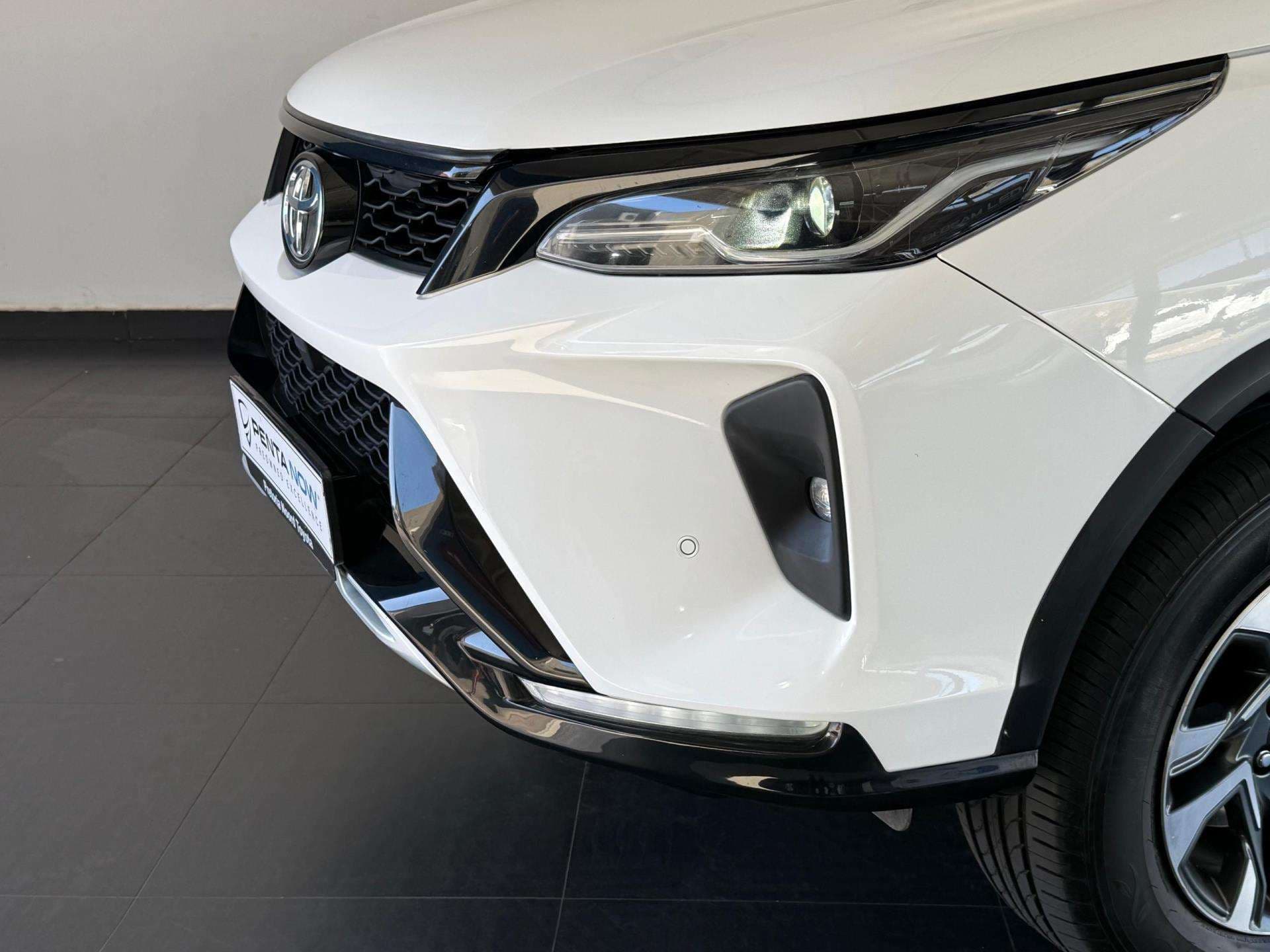 2023 Toyota Fortuner, image 10 of 16