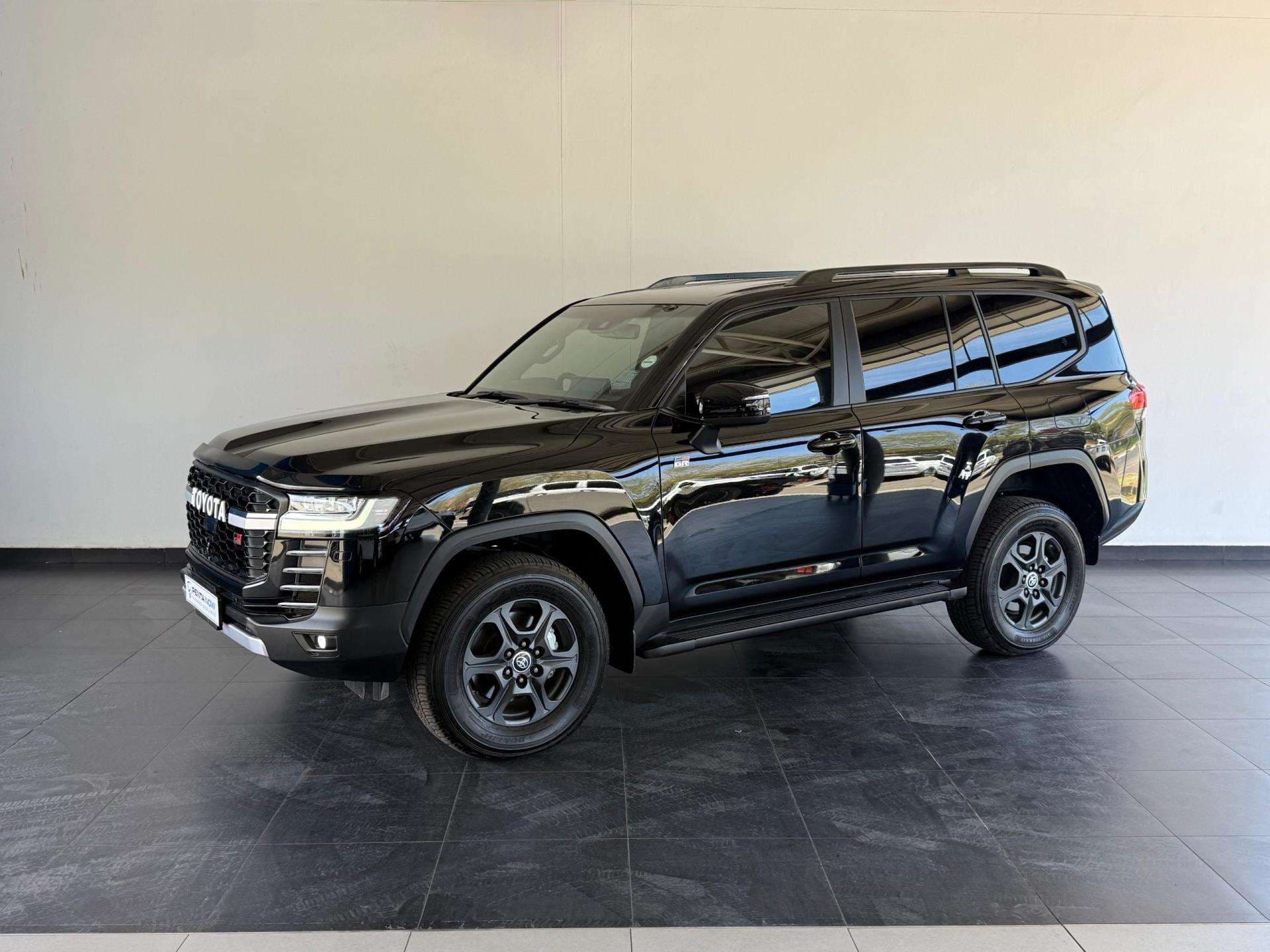 2023 Toyota Landcruiser, image 1 of 16