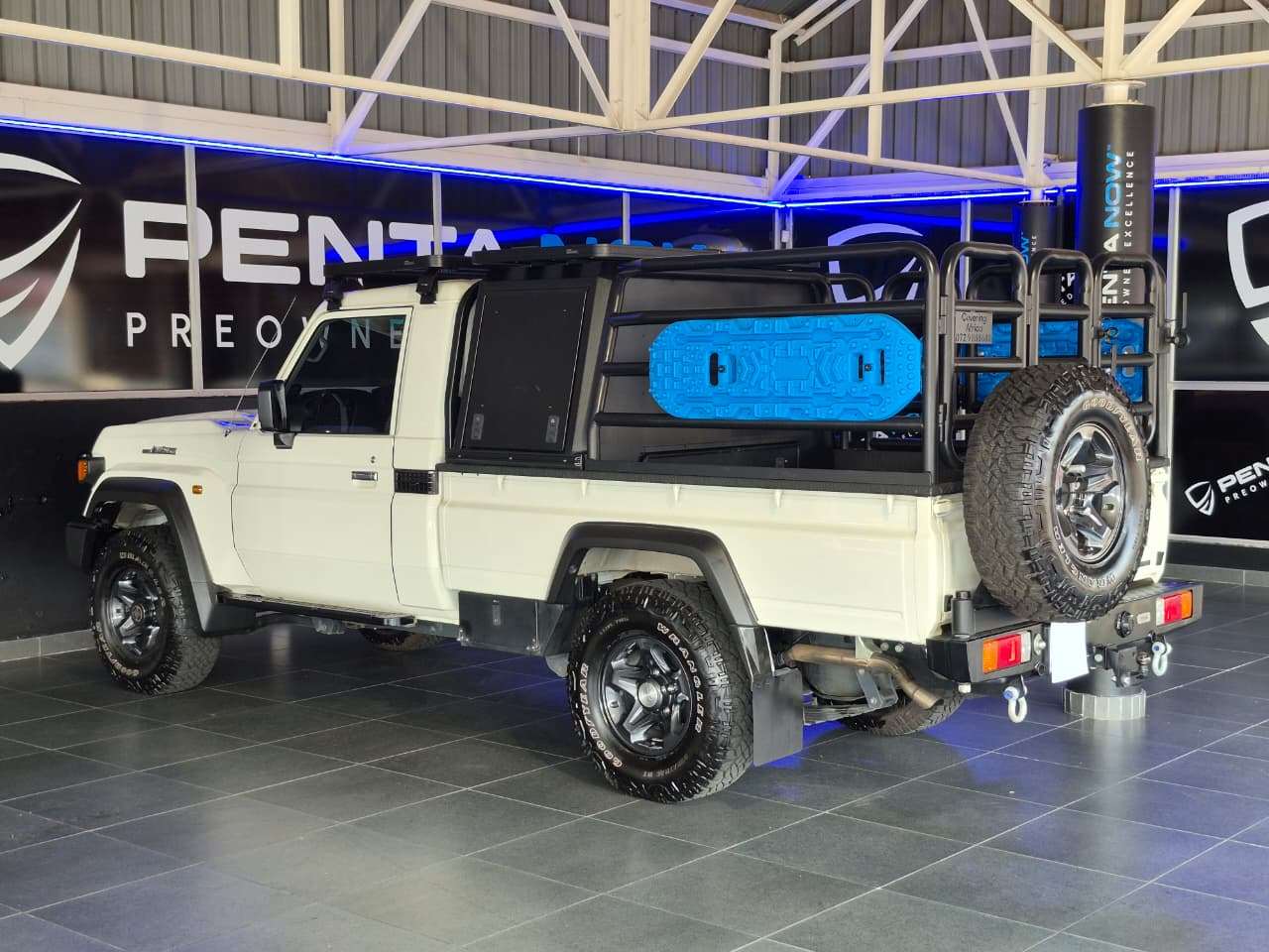 2025 Toyota Land Cruiser, image 4 of 16