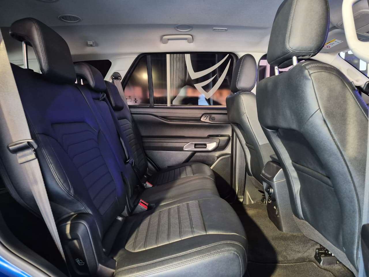 2024 Ford Everest, image 15 of 16