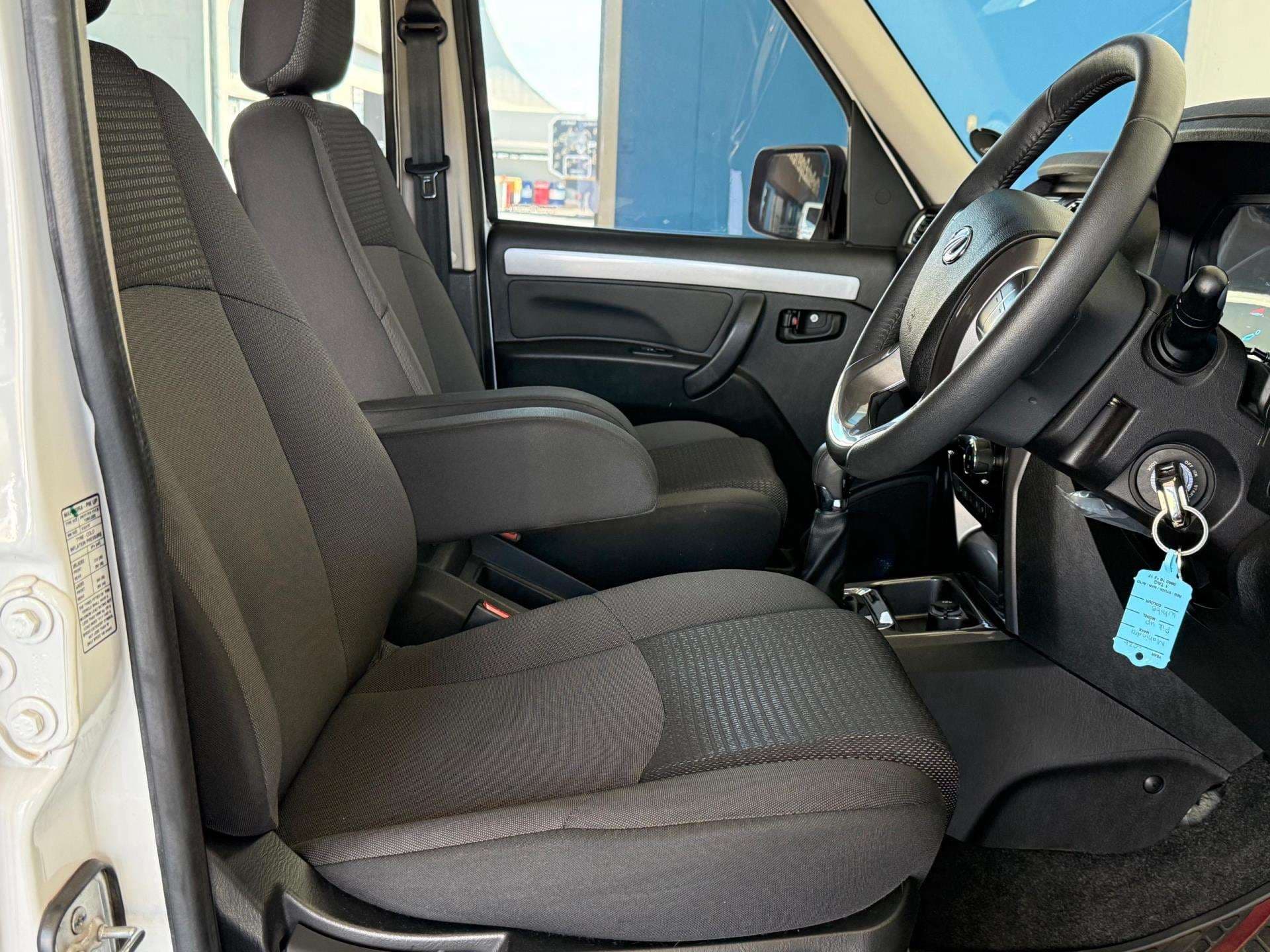 2026 Mahindra Pik Up, image 13 of 16