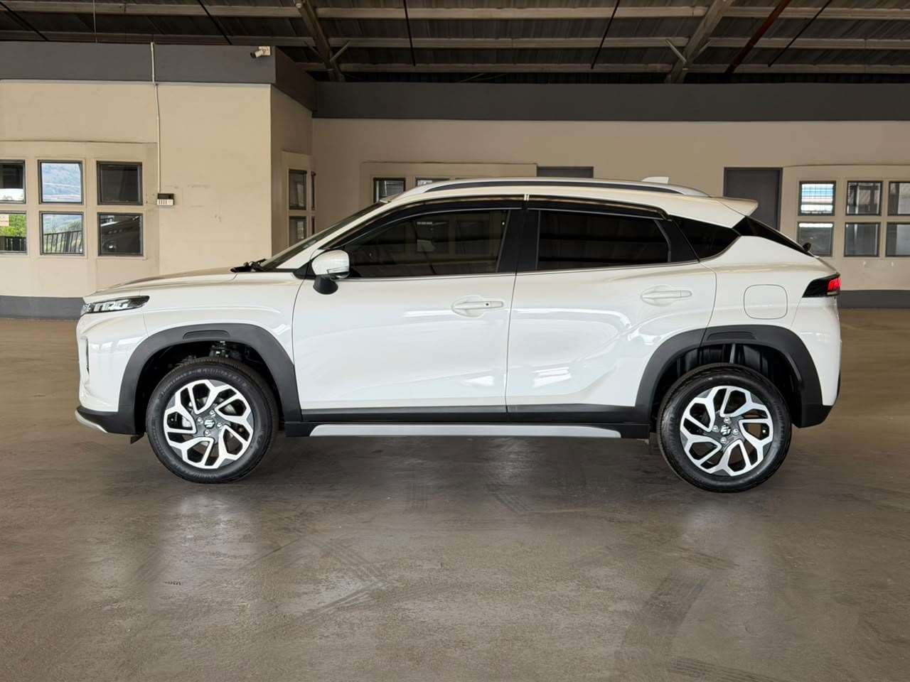 2025 Suzuki Fronx, image 2 of 16