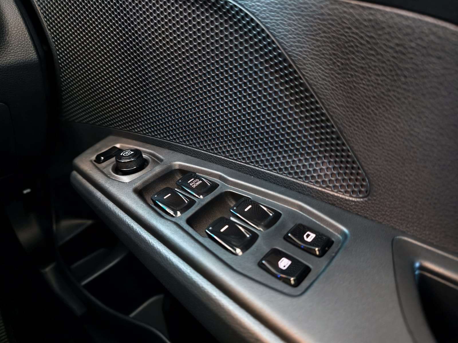 2026 Mahindra Xuv3xo, image 14 of 15