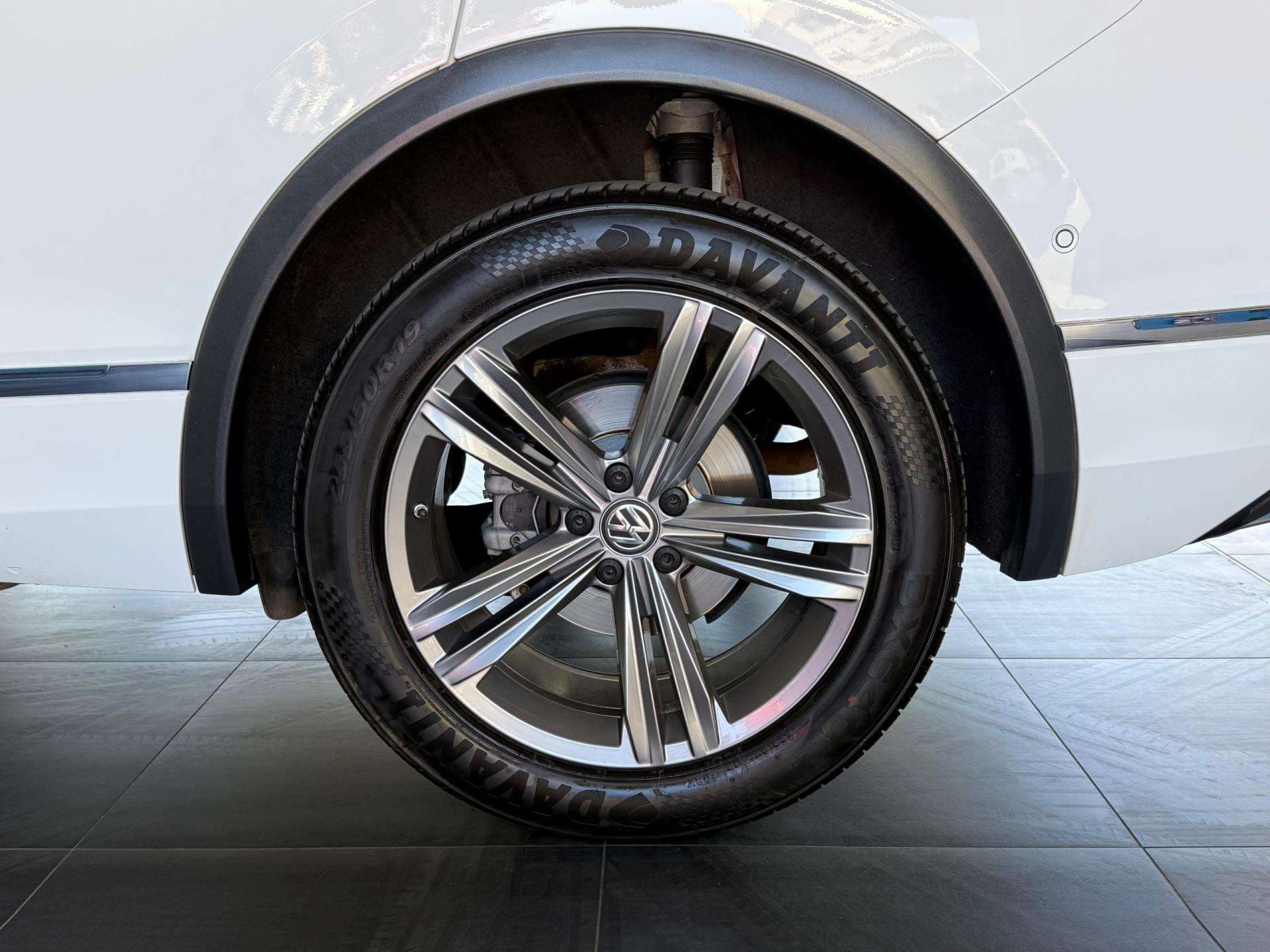 2019 Volkswagen Tiguan / Tayron, image 9 of 16
