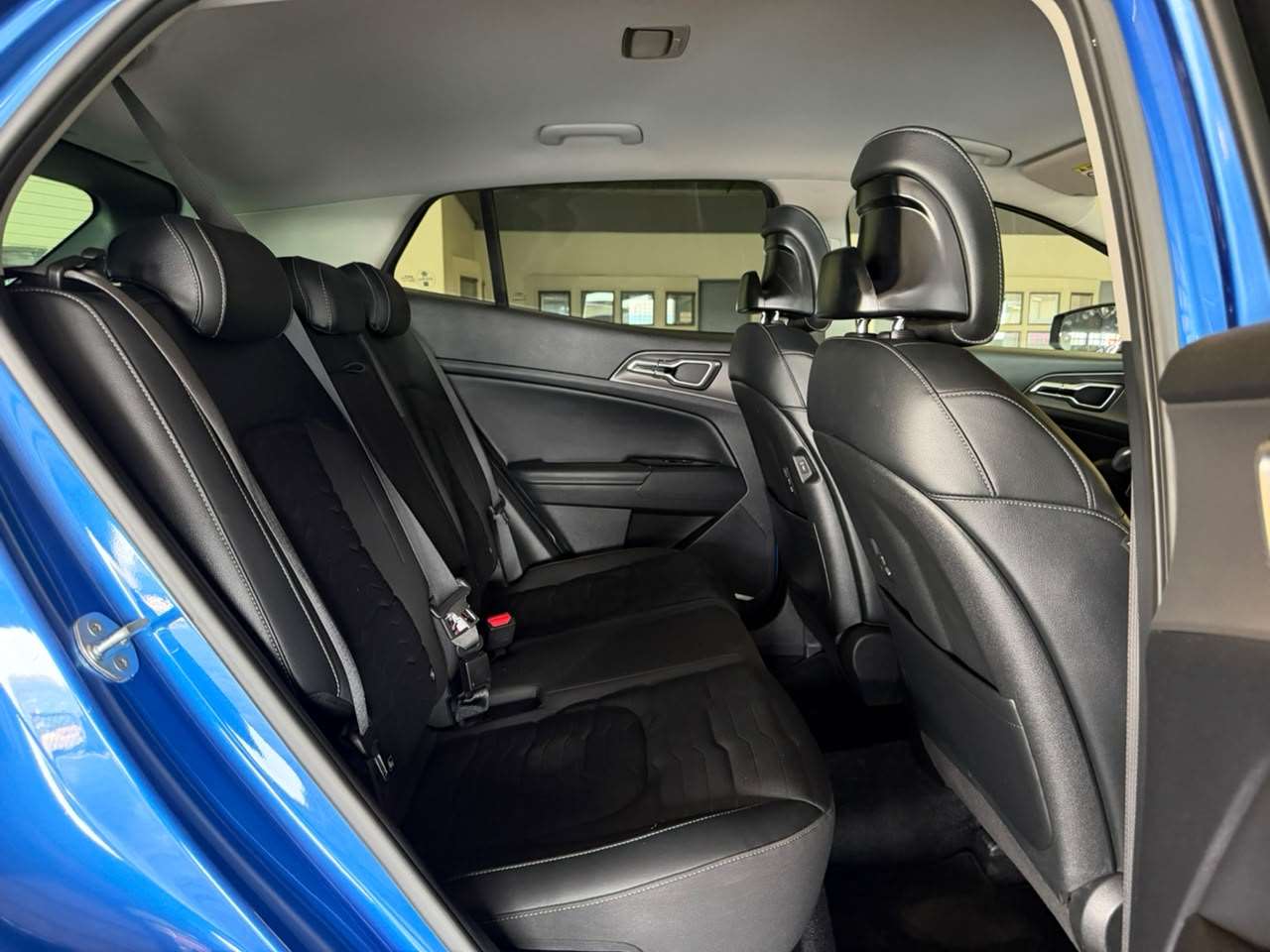 2023 Kia Sportage, image 10 of 16