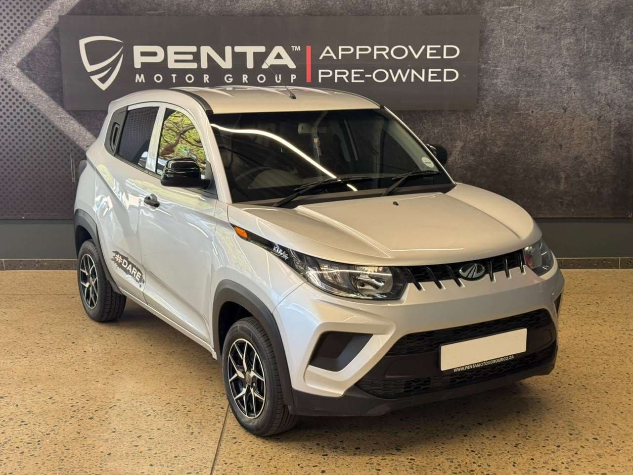 2022 Mahindra Kuv 100, image 1 of 11