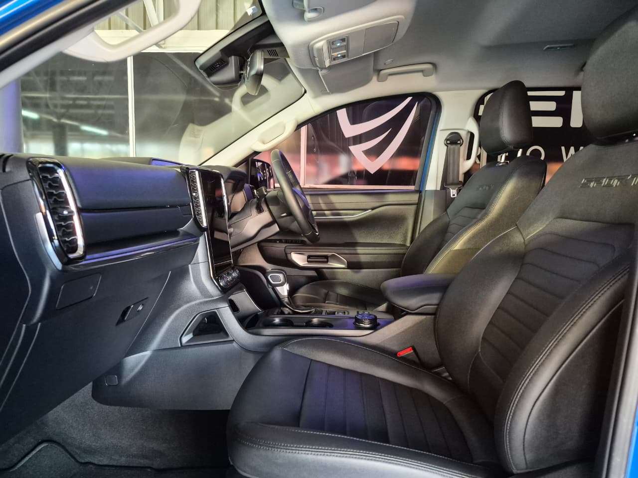2024 Ford Everest, image 13 of 16