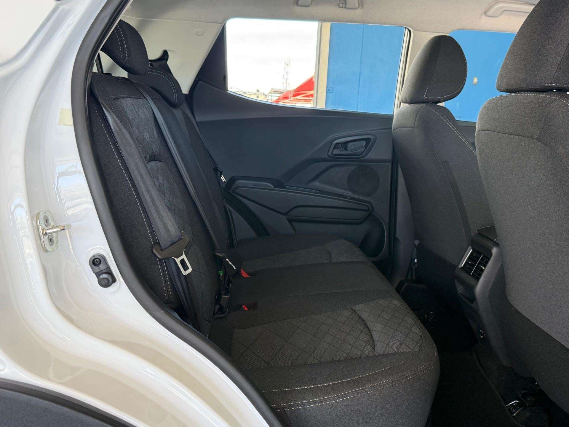 2026 Mahindra Xuv3x0, image 14 of 16