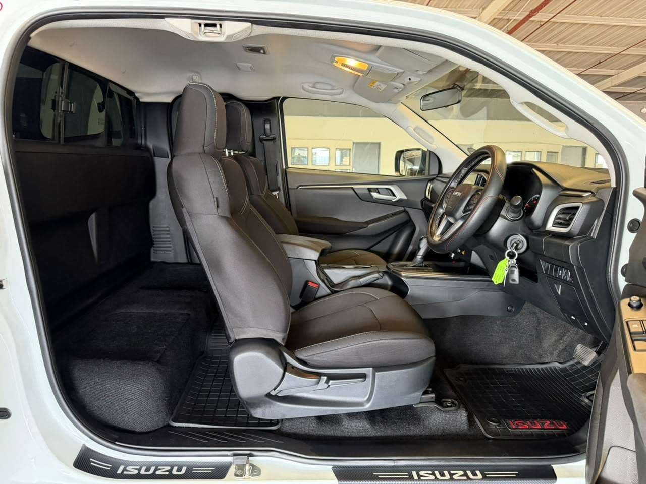 2024 Isuzu D-max, image 9 of 16