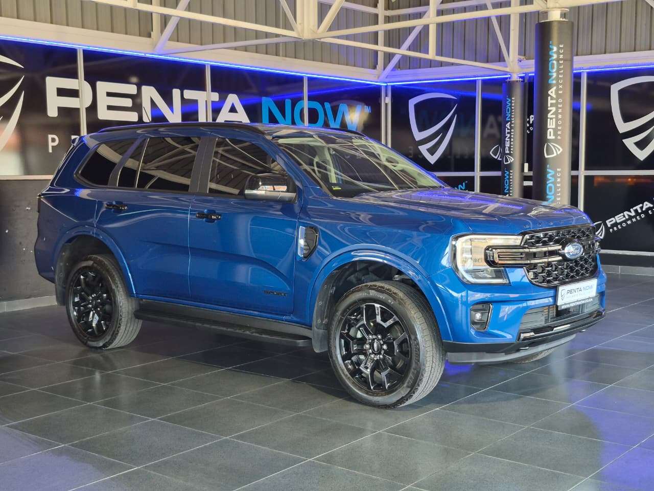 2024 Ford Everest, image 3 of 16