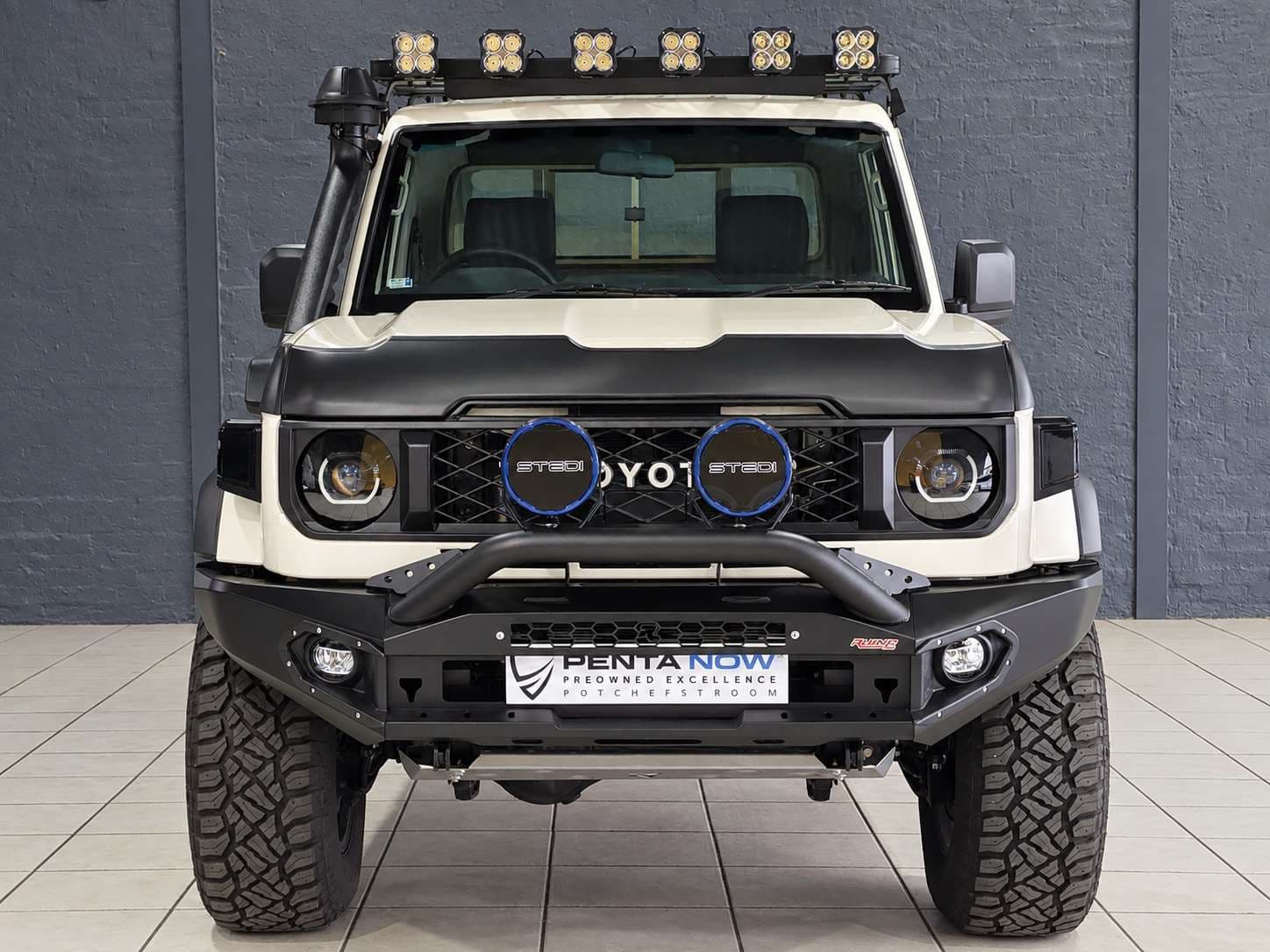 2026 Toyota Land Cruiser Pick Up, image 2 of 16