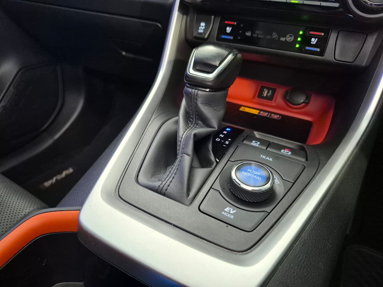 2023 Toyota Rav 4, image 9 of 16