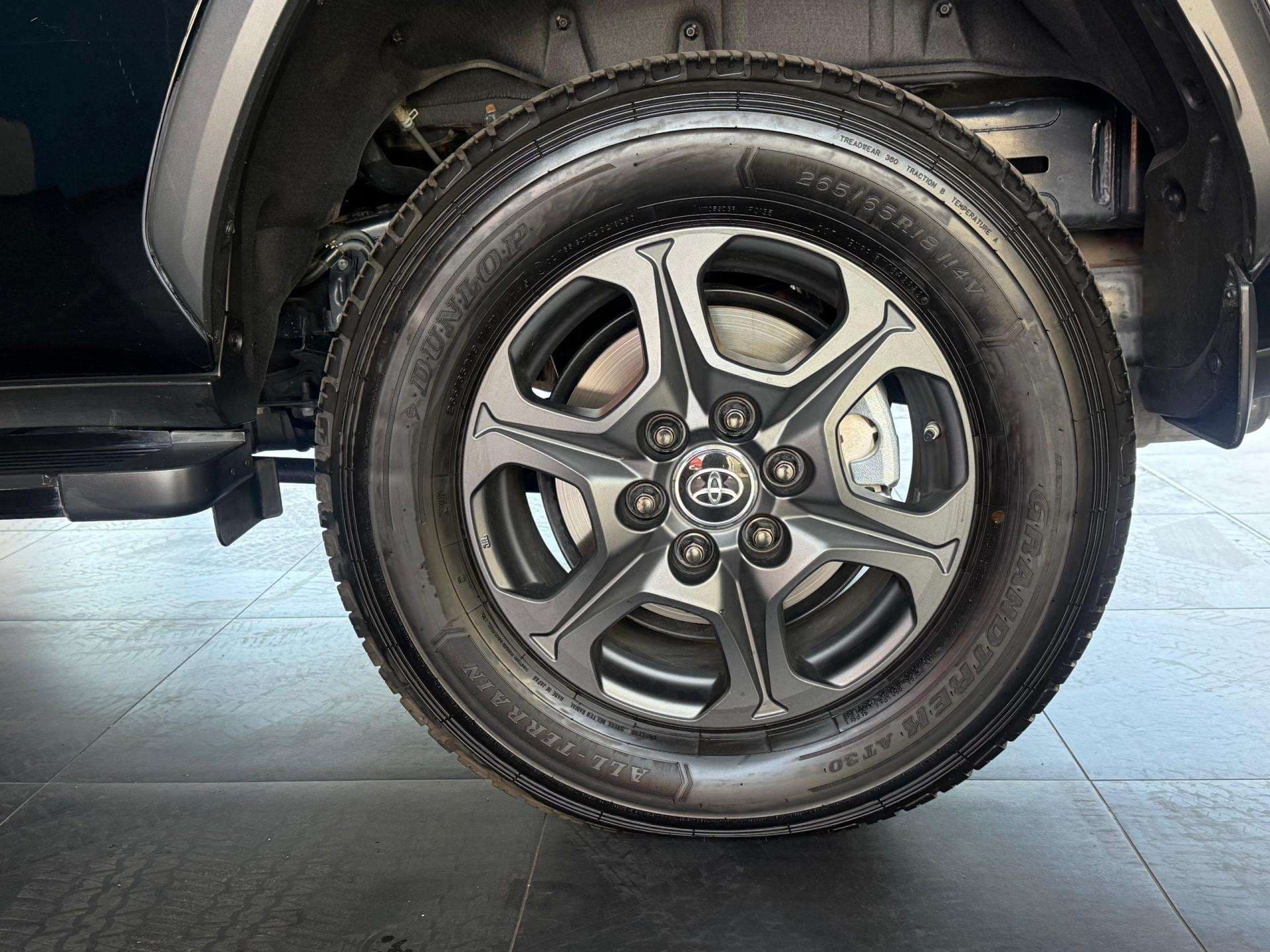 2023 Toyota Landcruiser, image 9 of 16