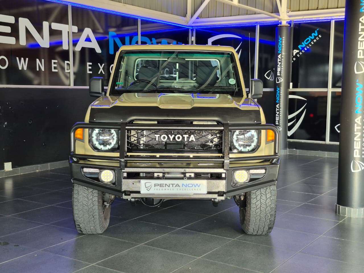 2025 Toyota Land Cruiser, image 2 of 16