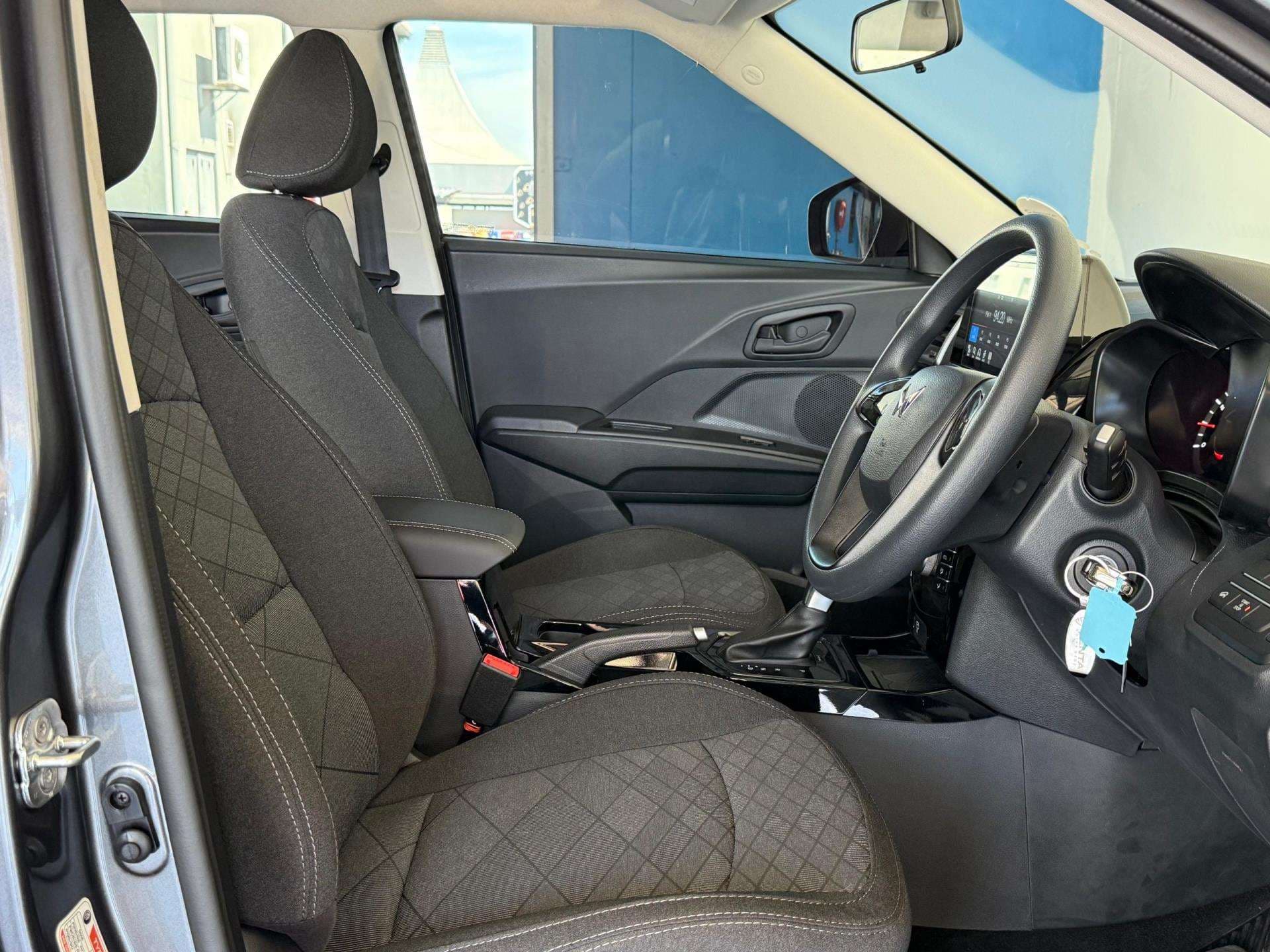 2026 Mahindra Xuv3x0, image 13 of 16