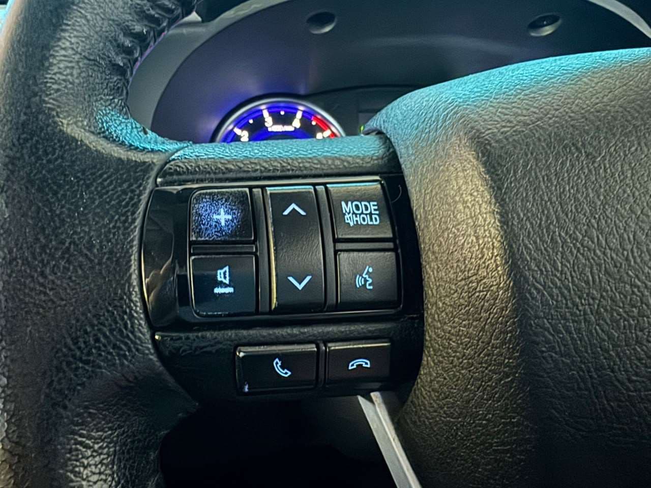 2017 Toyota Hilux, image 14 of 16