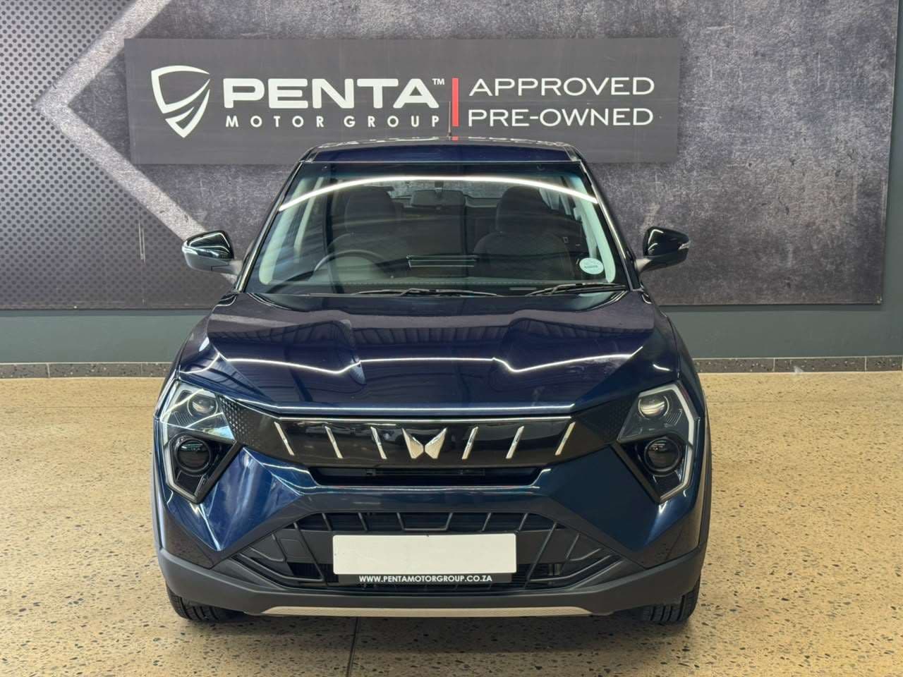 2025 Mahindra Xuv3xo, image 8 of 16