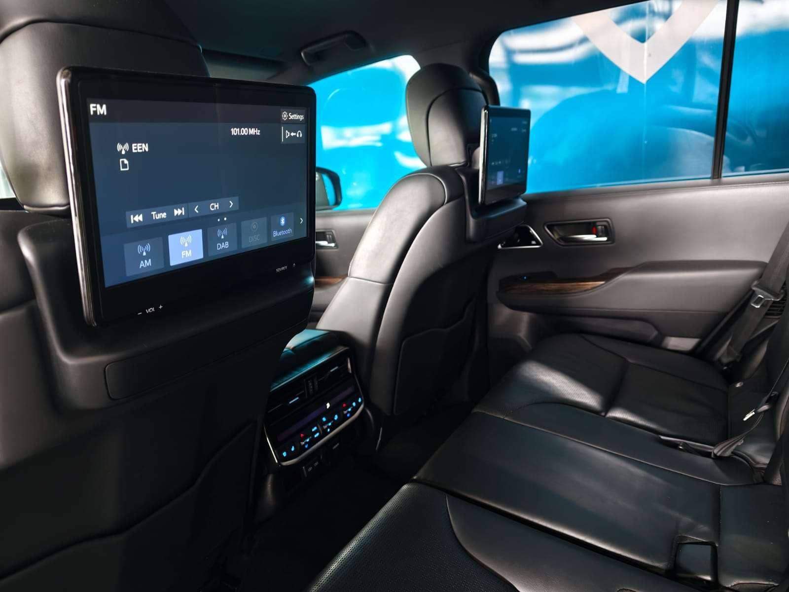 2021 Toyota Land Cruiser, image 10 of 16