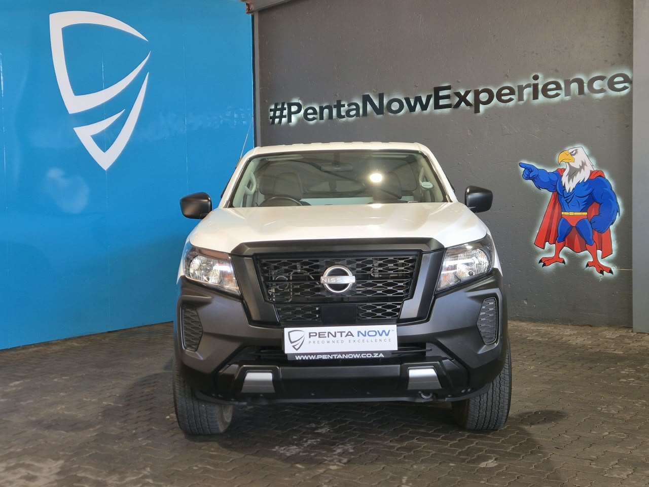 2025 Nissan Navara, image 2 of 16