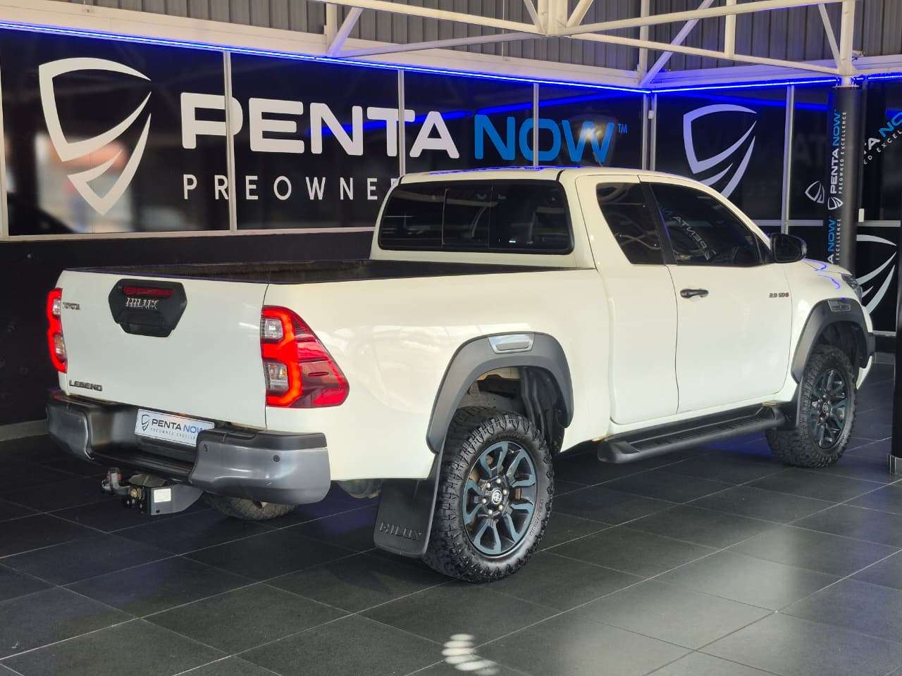 2025 Toyota Hilux, image 6 of 16