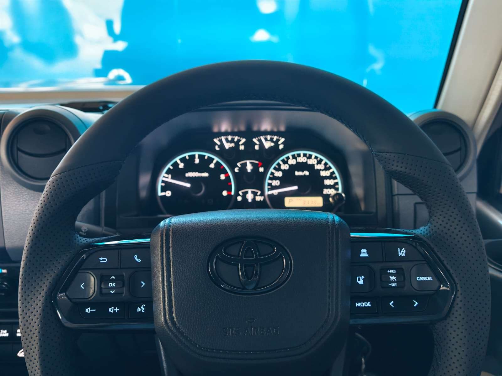 2026 Toyota Land Cruiser 79, image 10 of 16