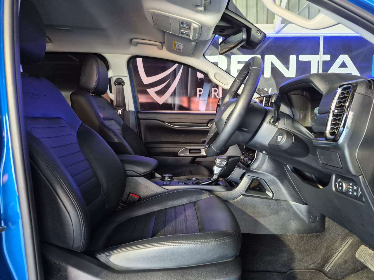 2024 Ford Everest, image 14 of 16