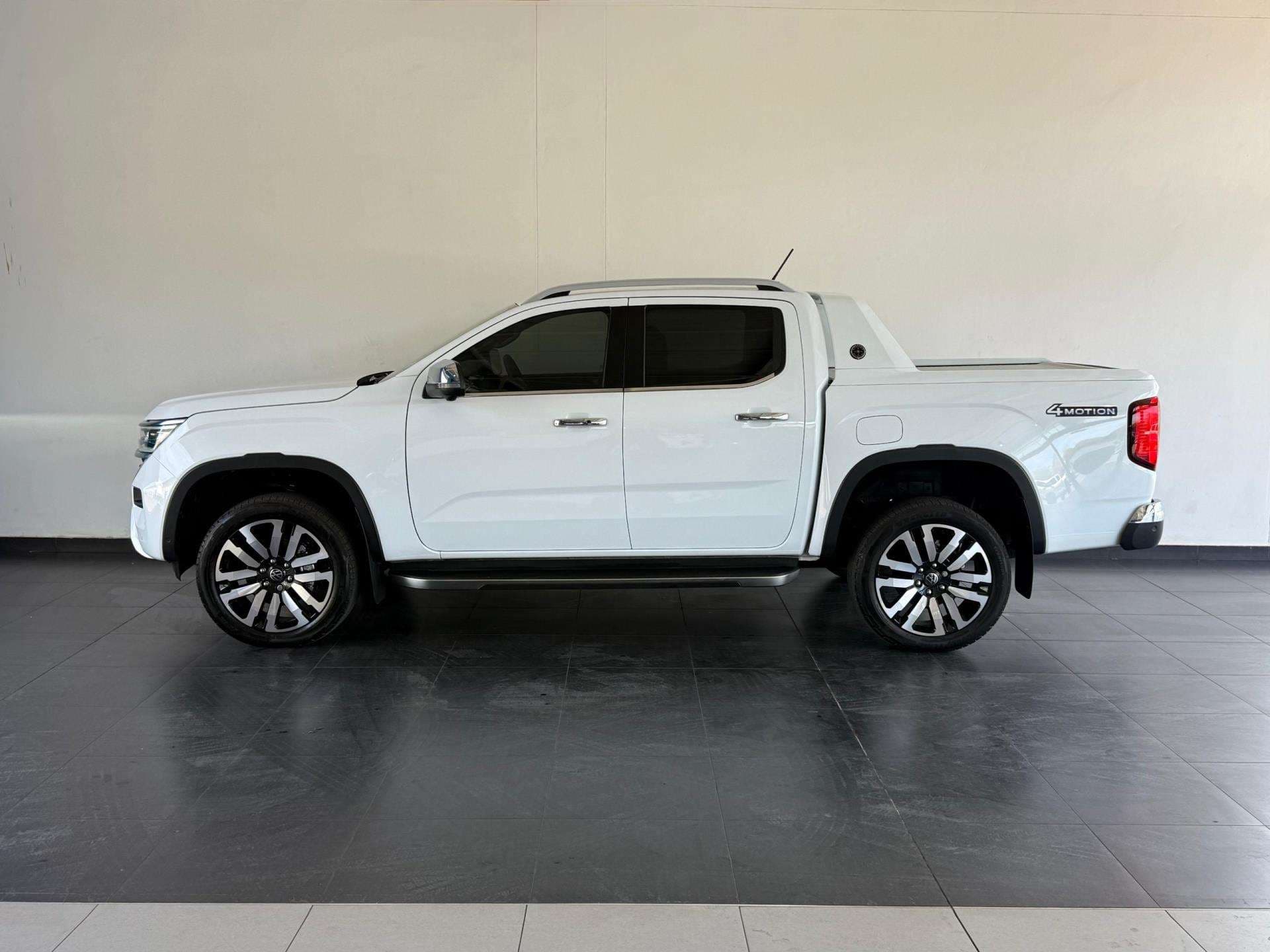 2025 Volkswagen Amarok, image 5 of 16