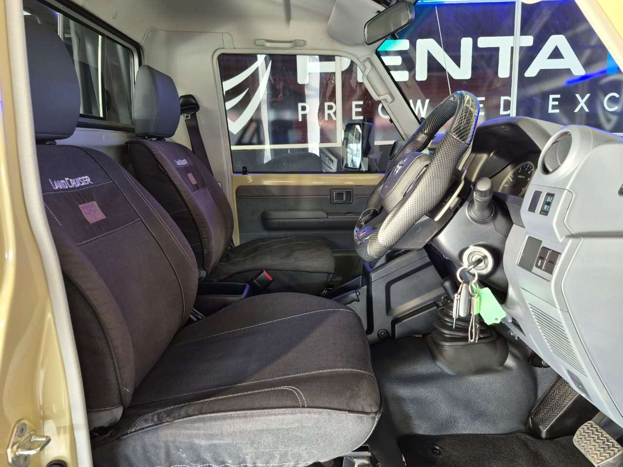 2025 Toyota Land Cruiser, image 8 of 16