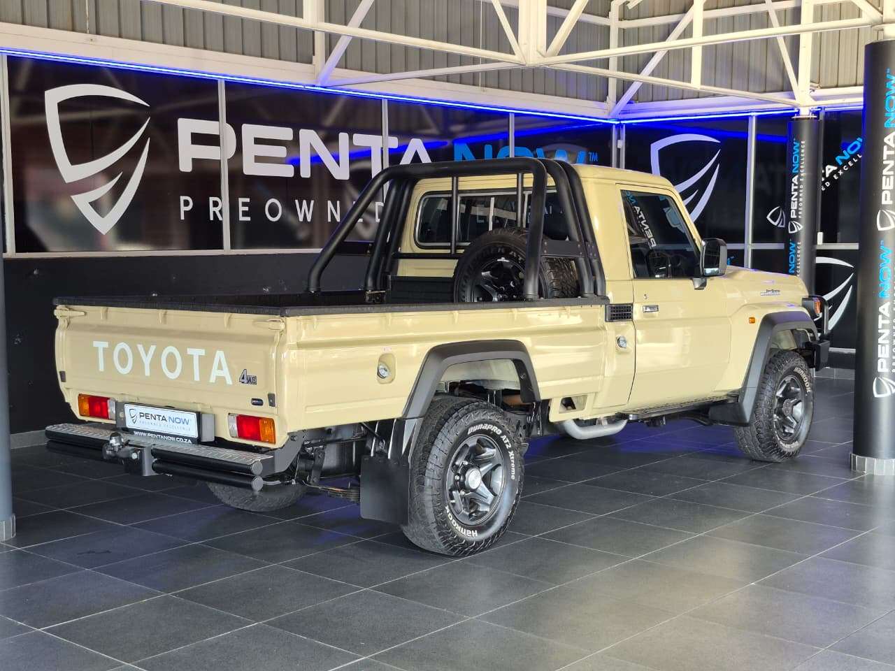 2025 Toyota Land Cruiser, image 6 of 16