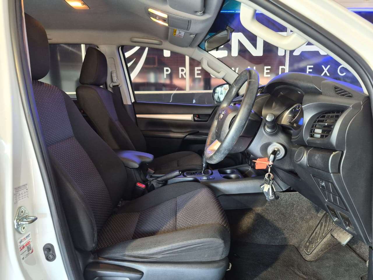 2018 Toyota Hilux, image 13 of 16