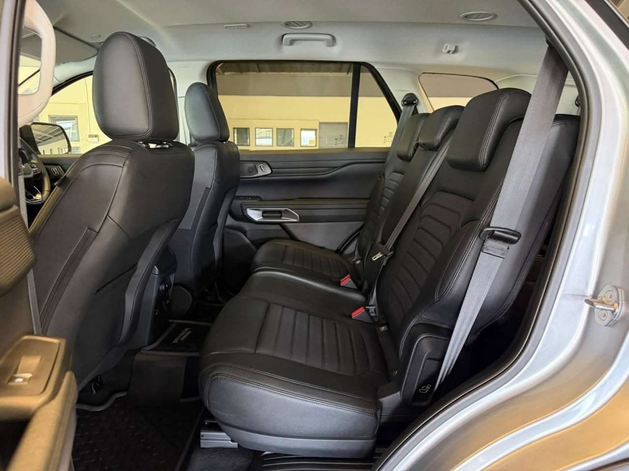 2026 Ford Everest, image 13 of 16