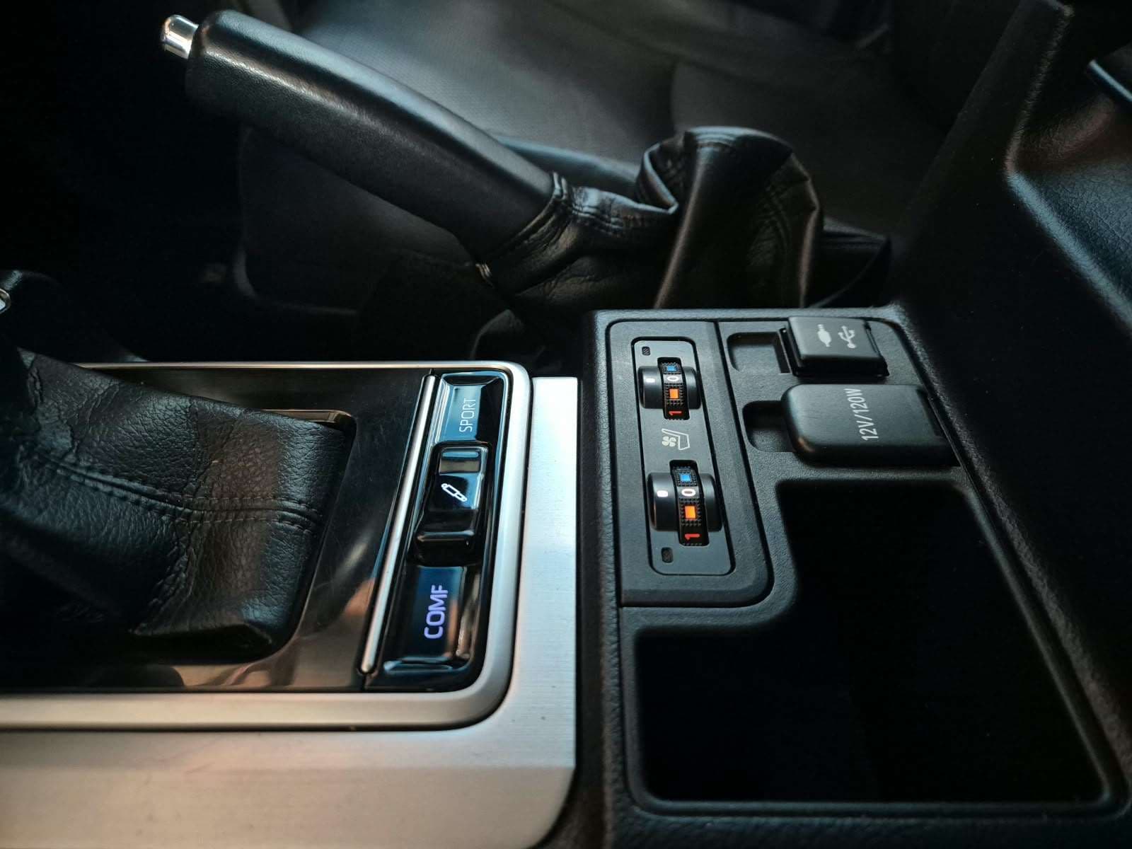 2018 Toyota Prado, image 11 of 16