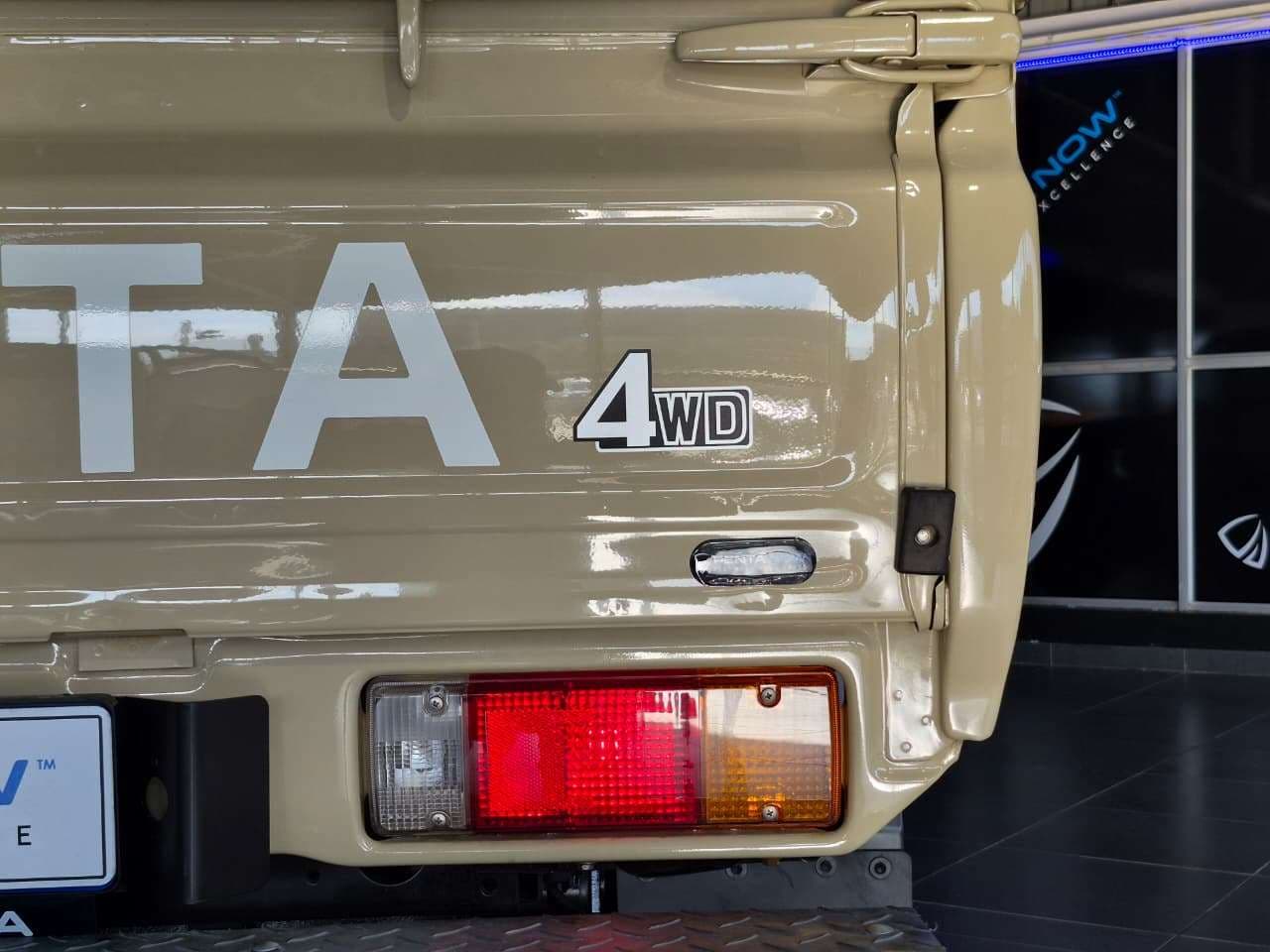 2025 Toyota Land Cruiser, image 14 of 16