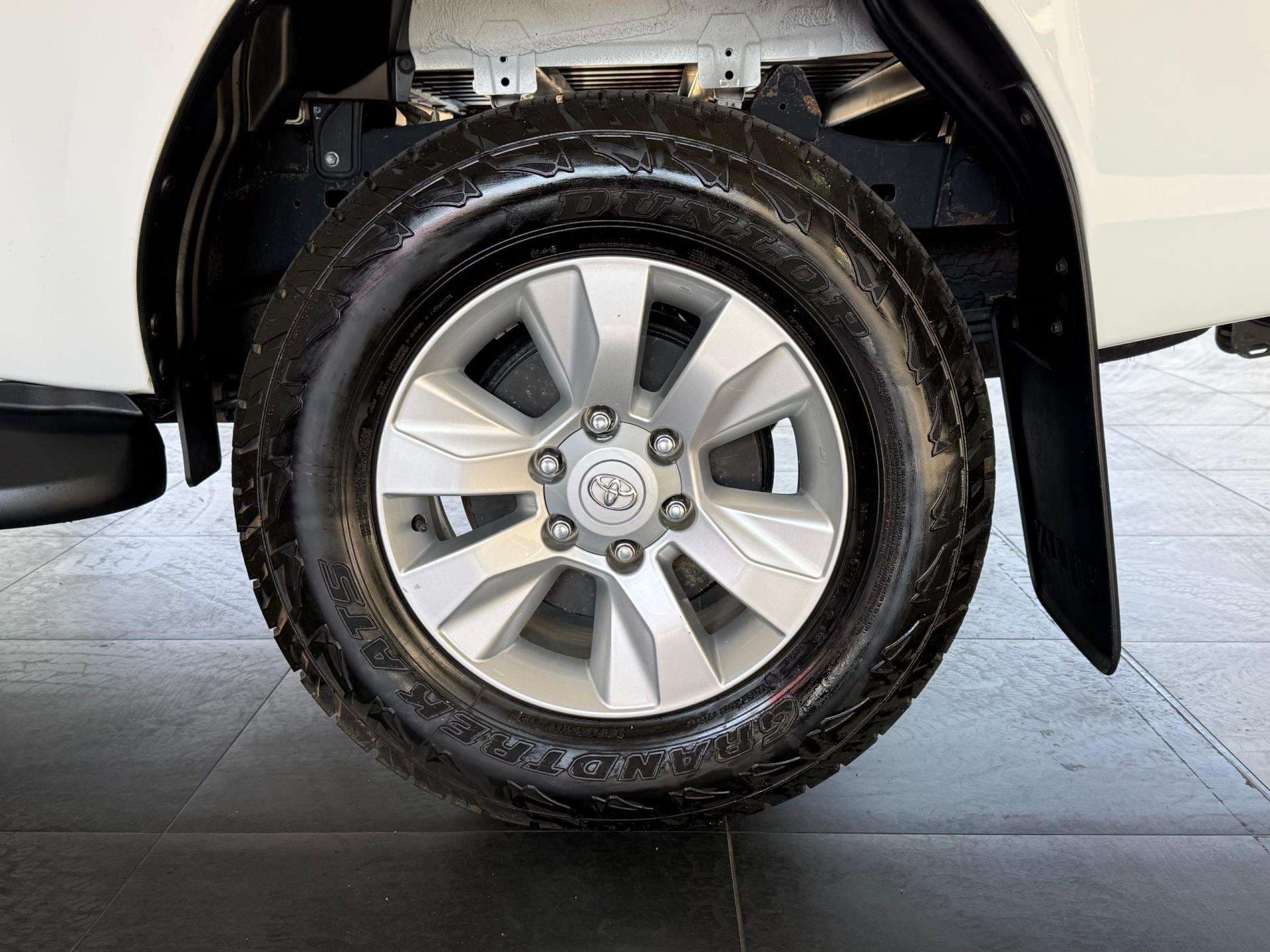 2019 Toyota Hilux, image 9 of 16
