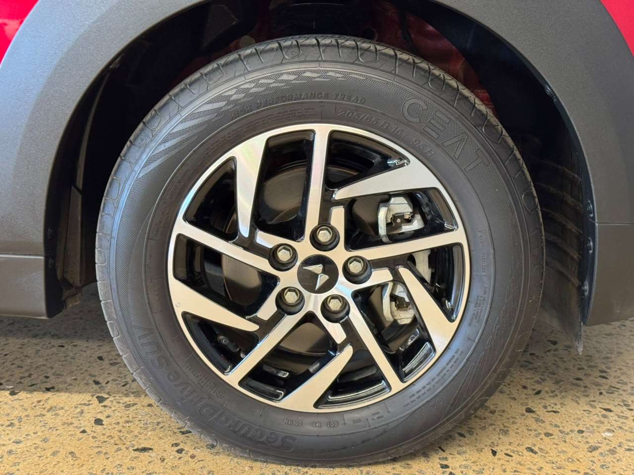 2024 Mahindra Xuv3xo, image 9 of 16
