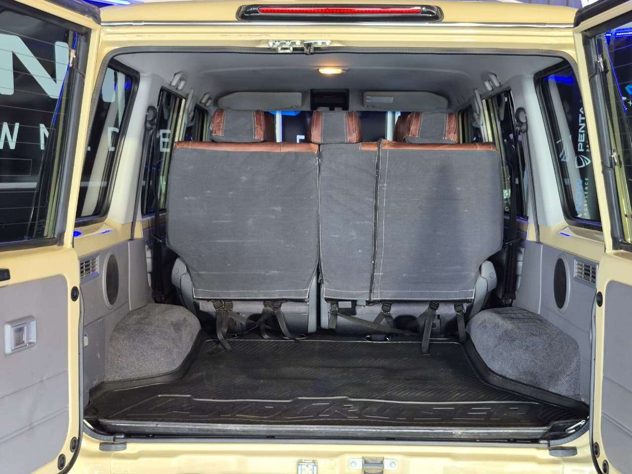 2025 Toyota Landcruiser, image 15 of 16