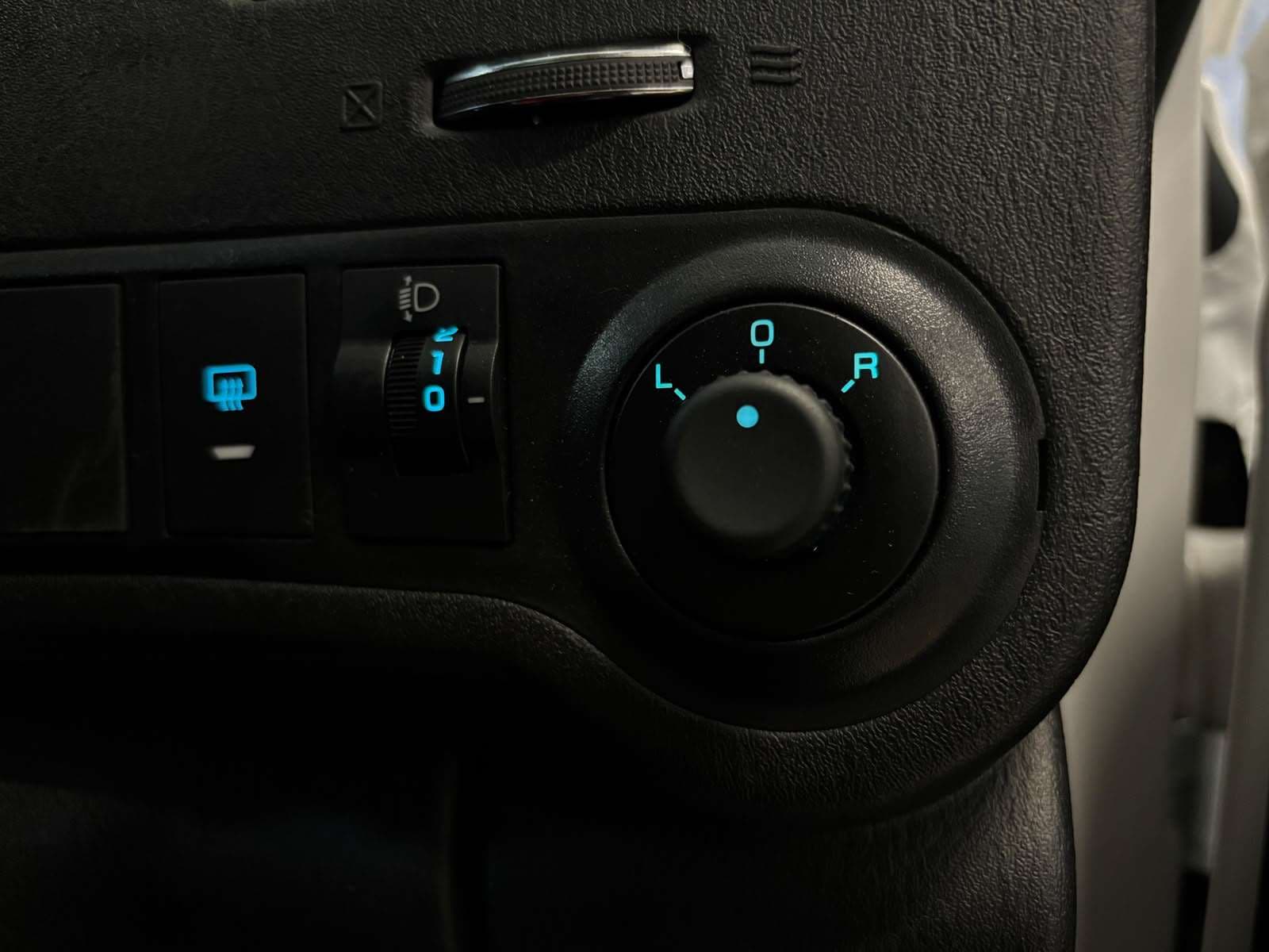 2026 Mahindra Pik Up, image 13 of 16