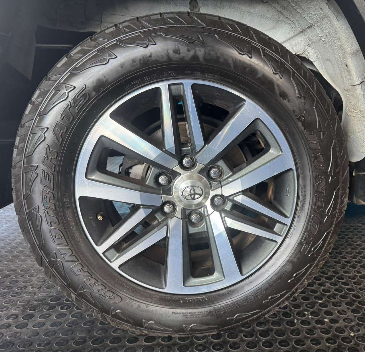 2020 Toyota Fortuner, image 16 of 16