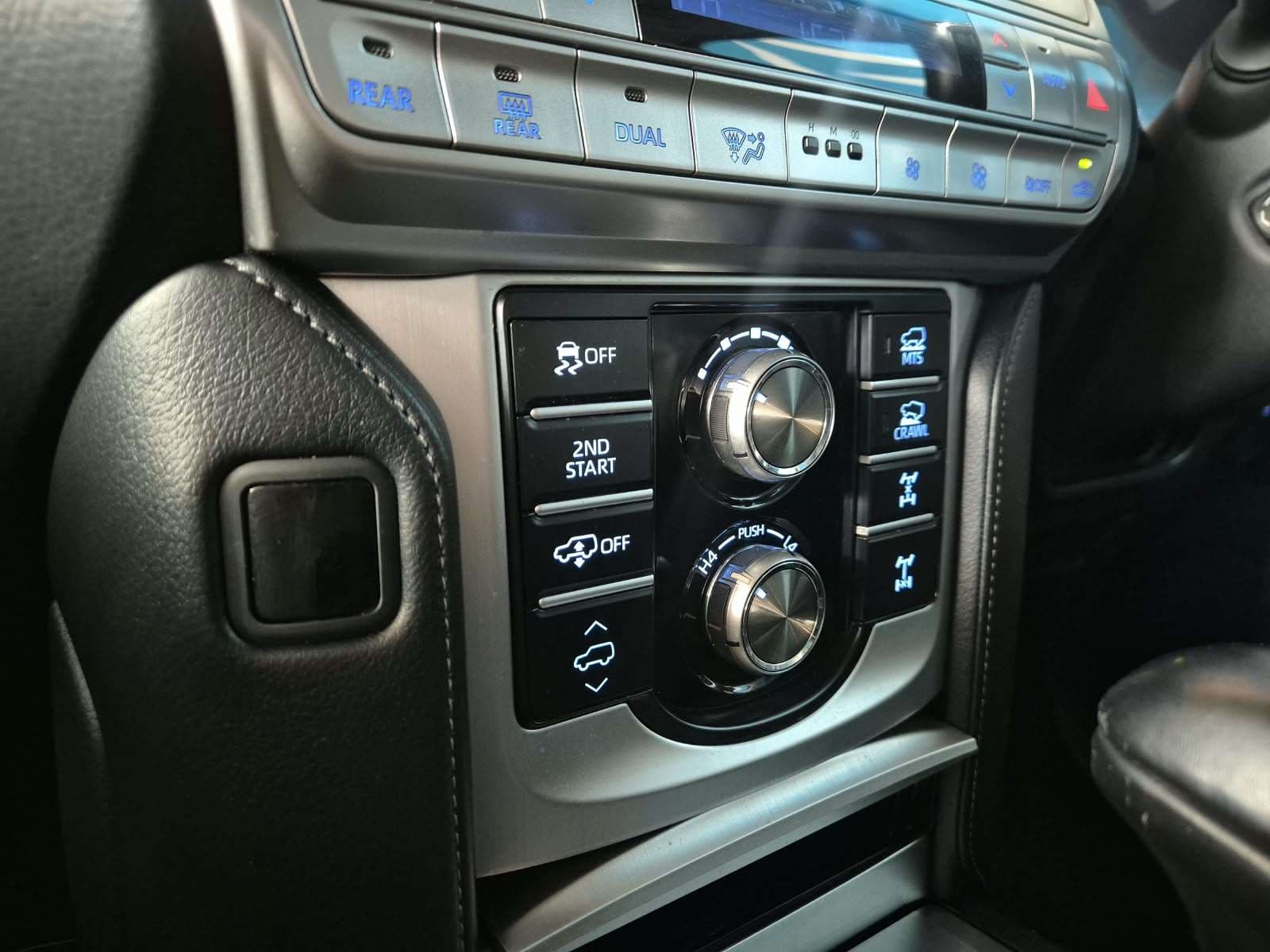 2018 Toyota Prado, image 10 of 16