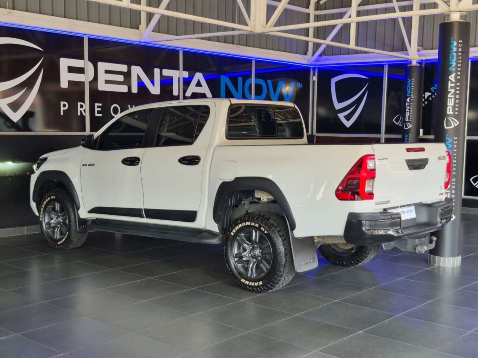 2025 Toyota Hilux, image 4 of 16