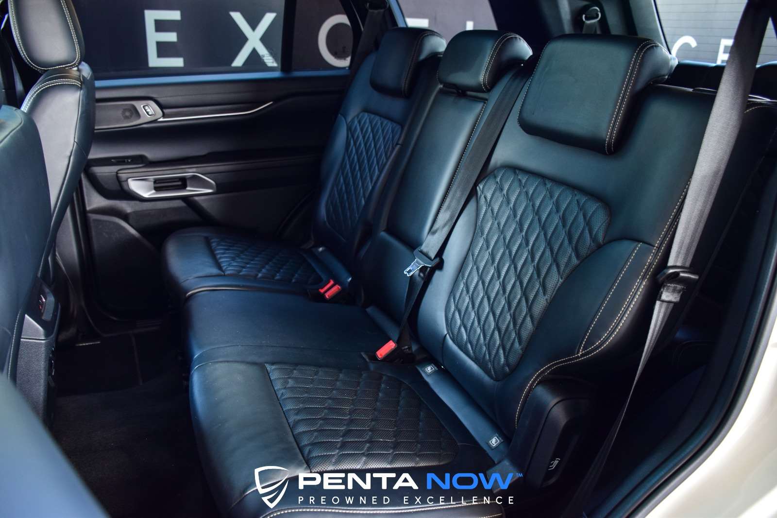 2024 Ford Everest, image 15 of 16