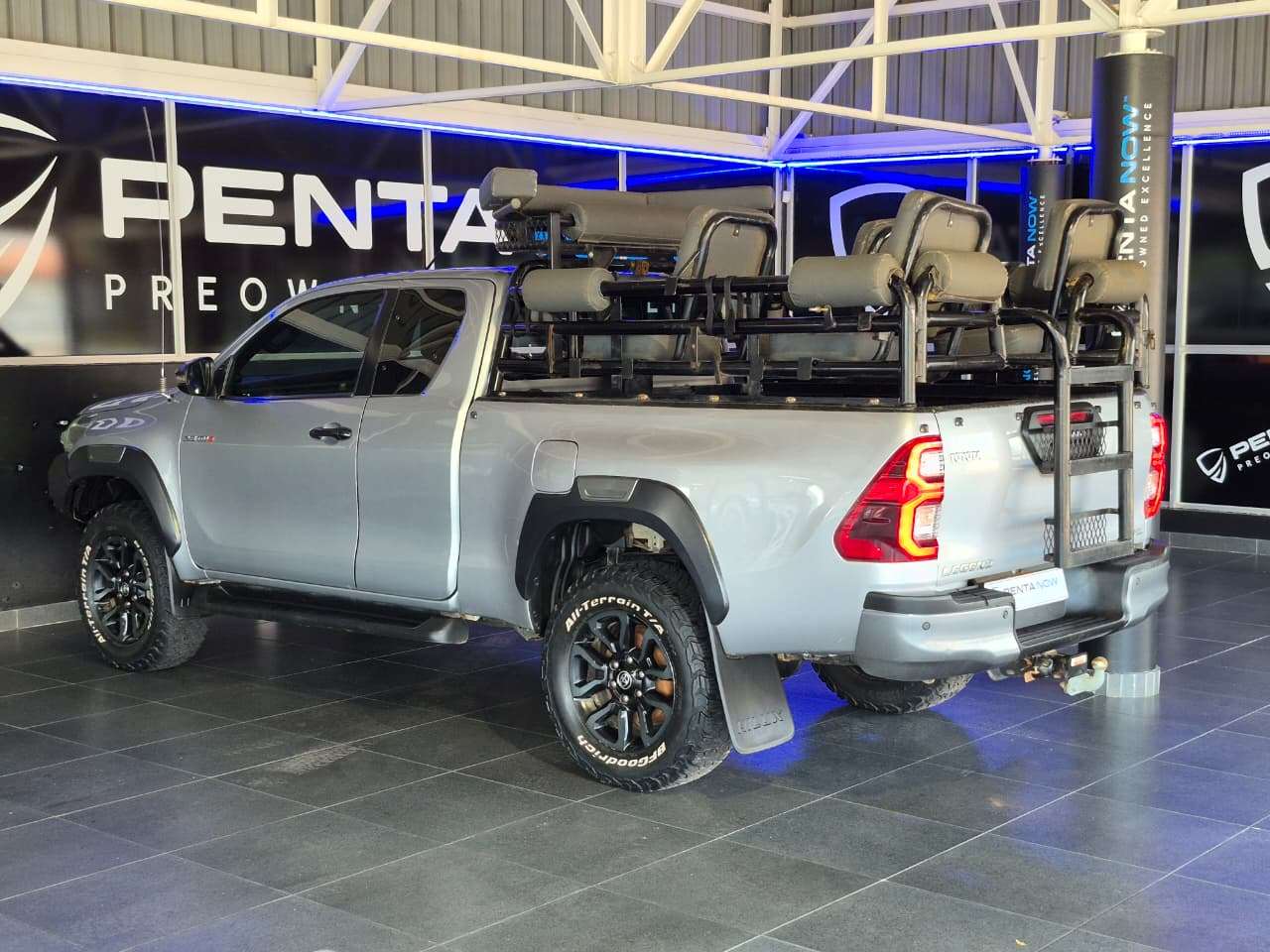 2022 Toyota Hilux, image 4 of 16