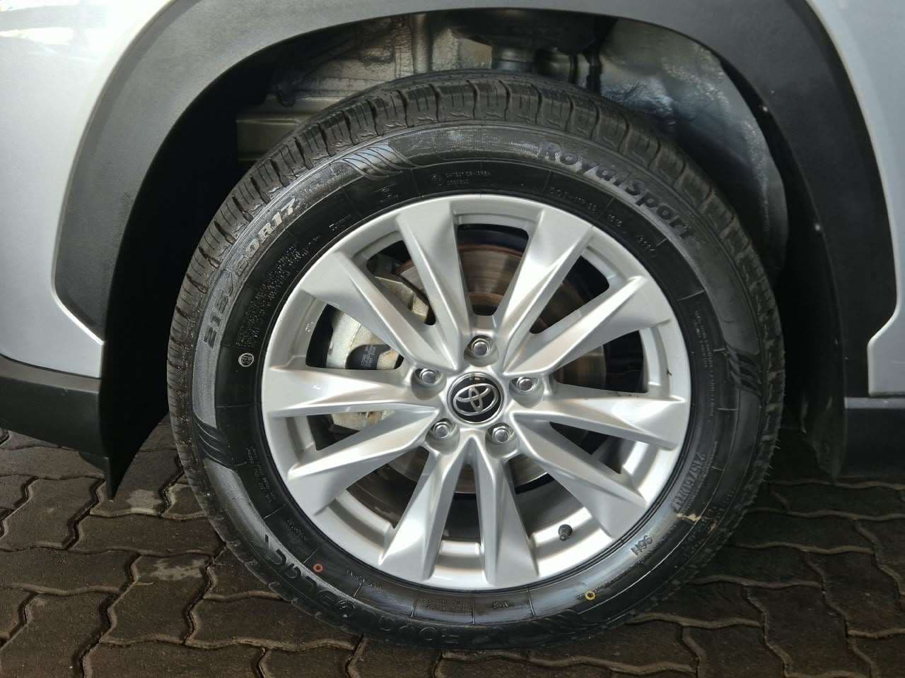 2022 Toyota Corolla Cross, image 6 of 16