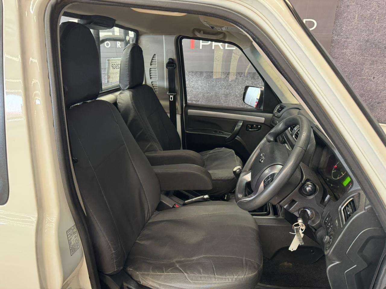 2023 Mahindra Pik Up, image 15 of 16