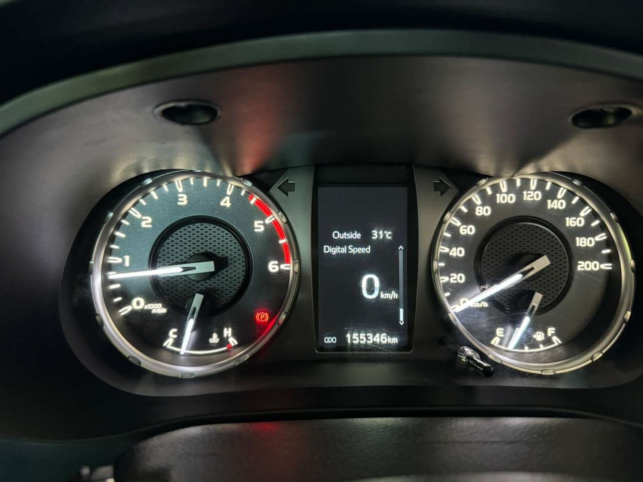 2022 Toyota Hilux, image 11 of 16
