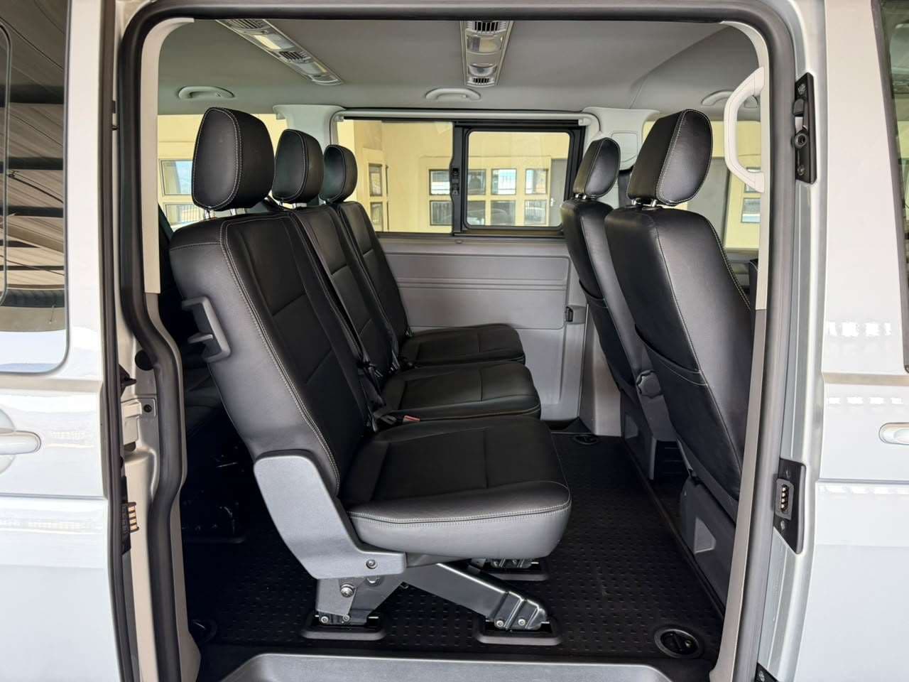2022 Volkswagen T6.1 Kombi, image 10 of 16