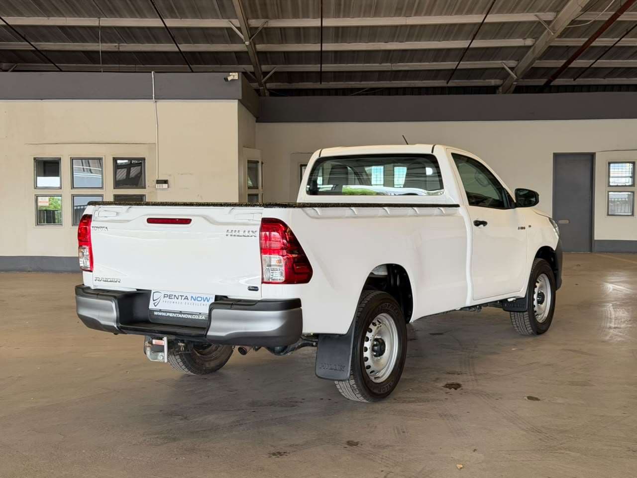 2023 Toyota Hilux, image 3 of 16