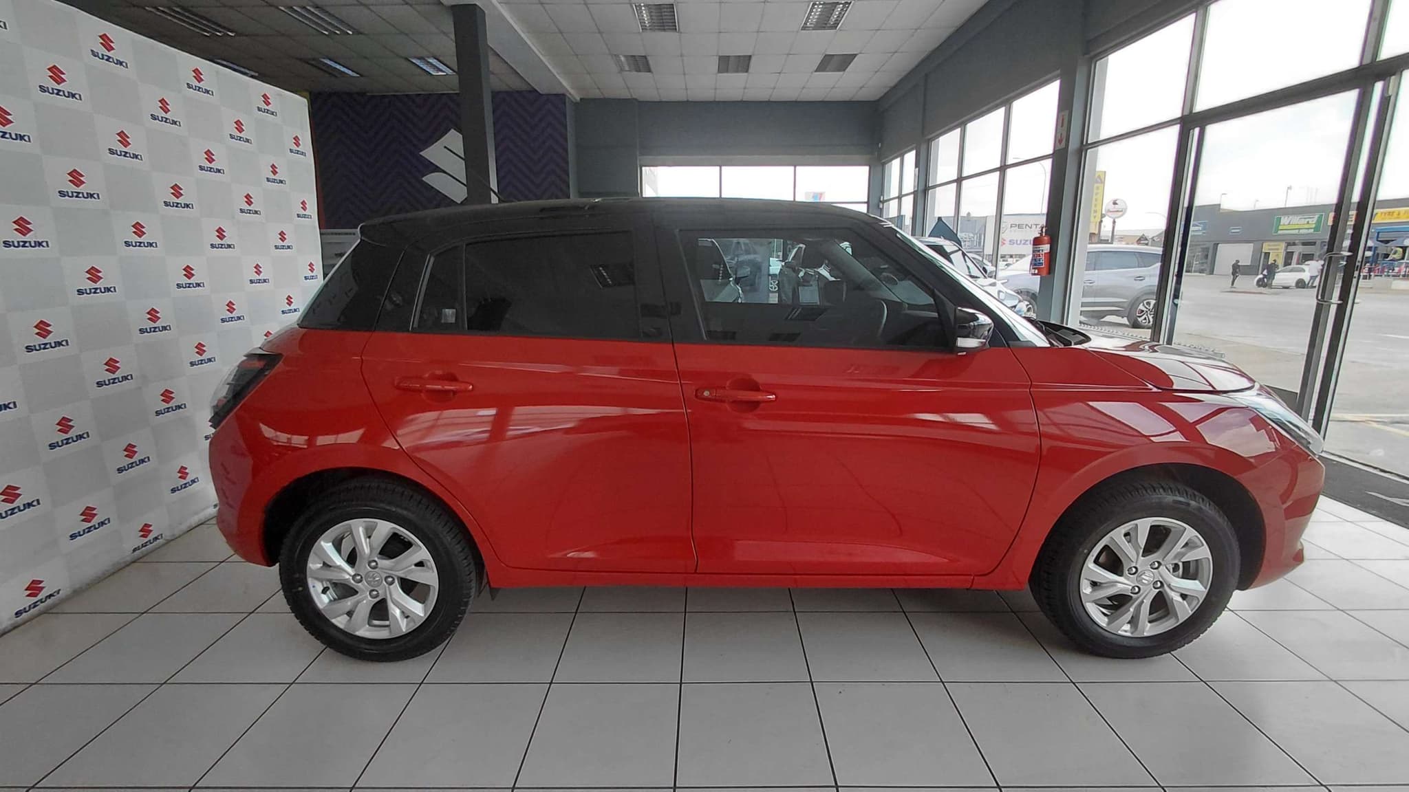 2026 Suzuki Swift, image 2 of 8