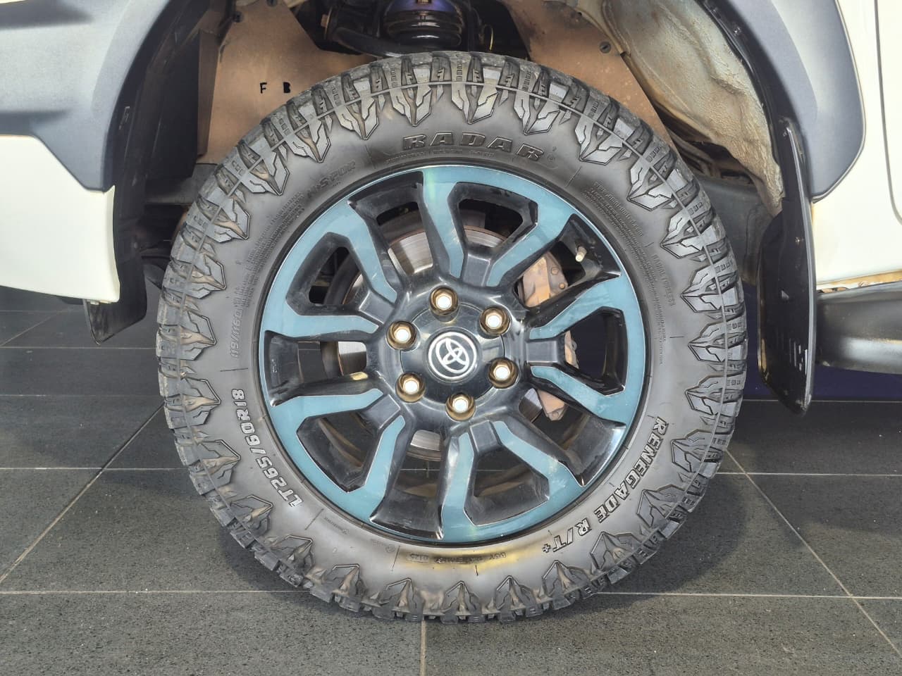 2025 Toyota Hilux, image 16 of 16