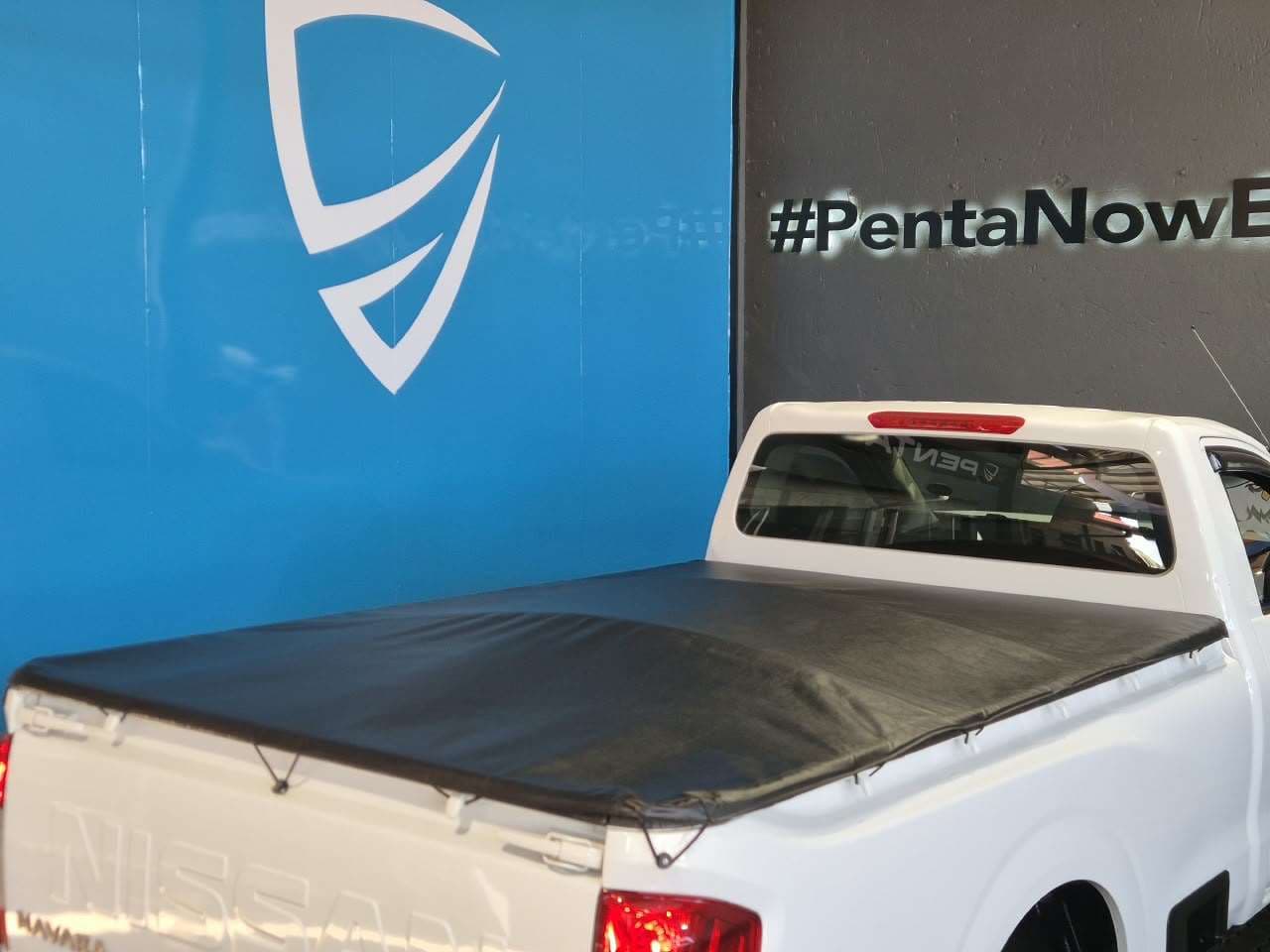 2025 Nissan Navara, image 6 of 16